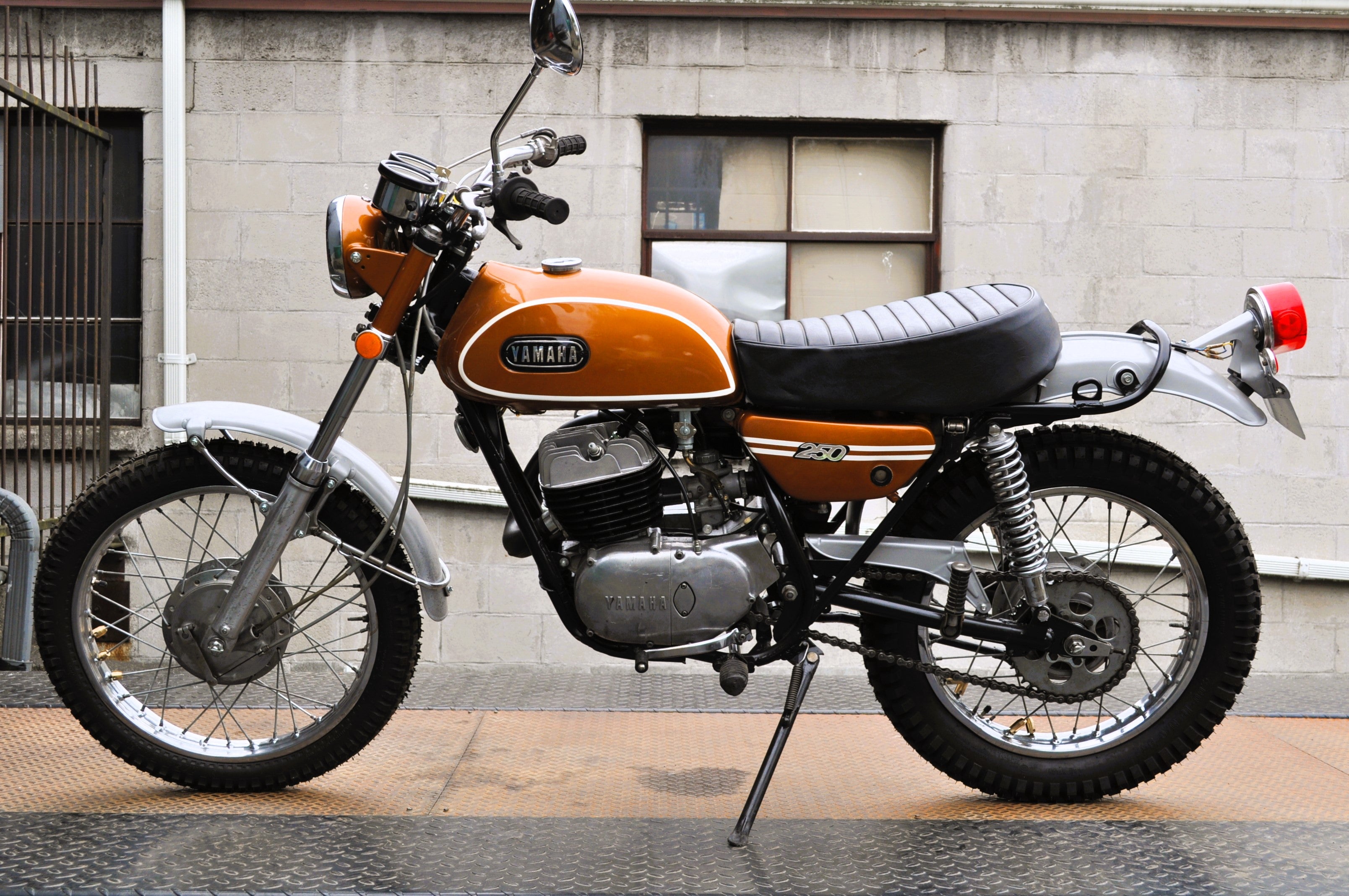1971 Yamaha DT 250 – revmoto